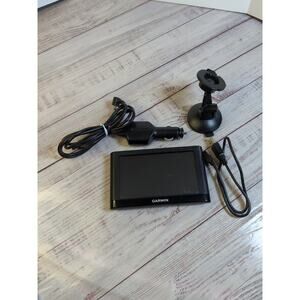 Garmin Nuvi 52 LM 5" GPS Navigation with Mount and Charger, Working. Bundle